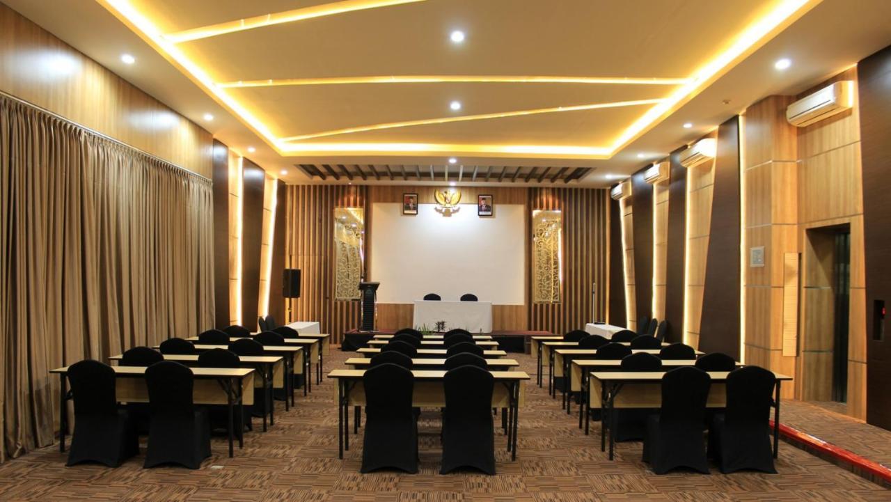 Khas Semarang Hotel Экстерьер фото